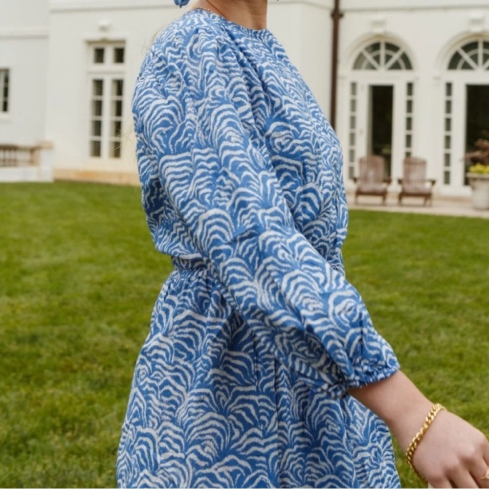 H&M Blue and White Long Sleeve Dress